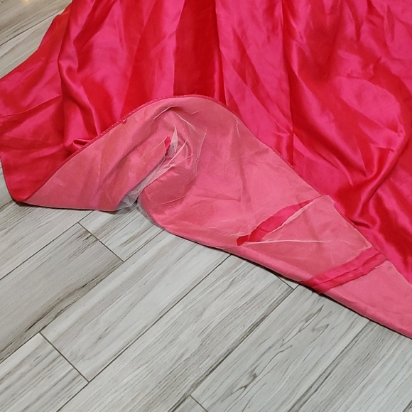 Pink formal dress ๐ - Picture 6 of 6